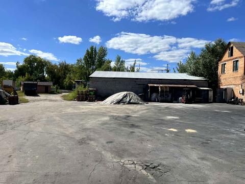 комерційна за адресою Айвазовського вул., 1а