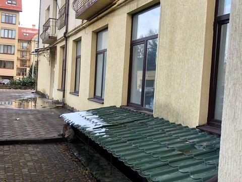 комерційна за адресою Павла Тичини вул., 2-А