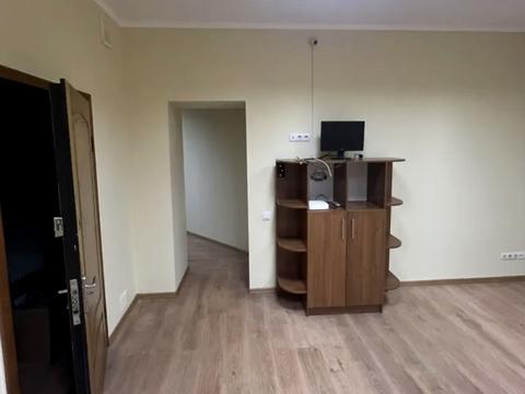 комерційна за адресою Мечникова вул., 2/1