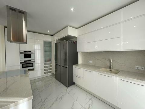 квартира за адресою Регенераторна вул., 4к2