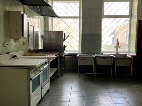 комерційна за адресою Степана Чобану вул. (Добровольського), 1