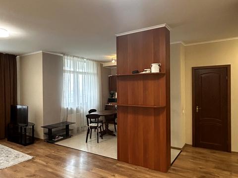 квартира за адресою Любомира Гузара просп. (Космонавта Комарова), 46-В