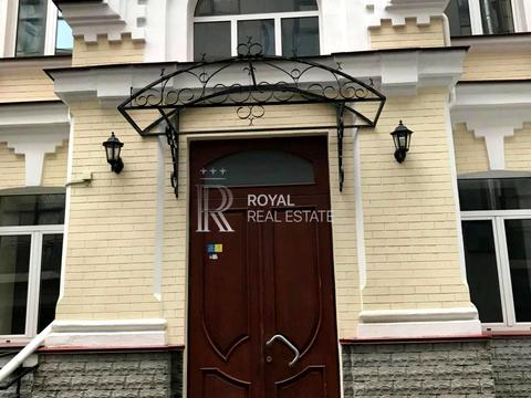 комерційна за адресою Ґарета Джонса вул. (Сім'ї Хохлових), 8