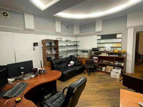 комерційна за адресою Польський узвіз, 9