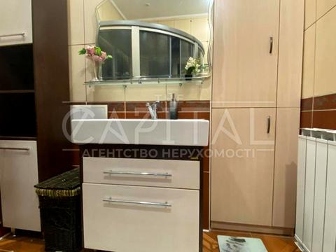 квартира за адресою Івасюка, 4 А