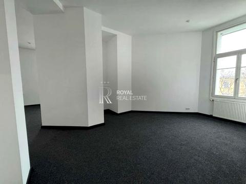 комерційна за адресою Музейний пров., 4