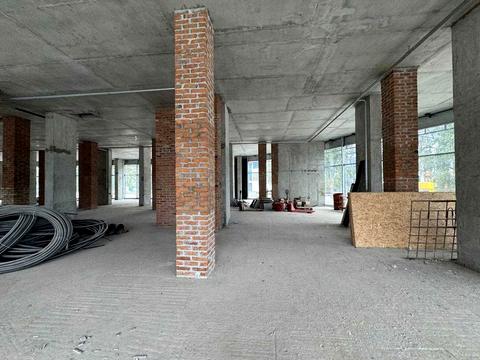 комерційна за адресою Центральна вул., 21-Б
