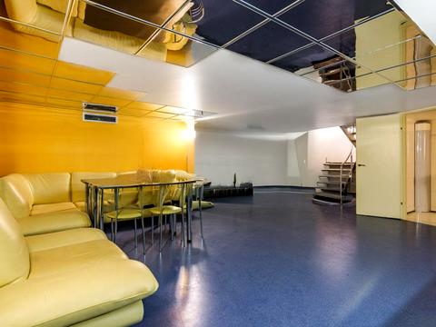 комерційна за адресою Левка Лук'яненка вул. (Маршала Тимошенка), 29