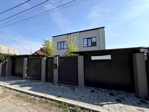 будинок за адресою Листопадна вул., 1б/2