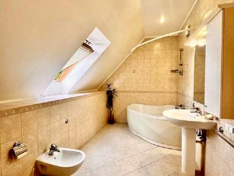 будинок за адресою Крутогірна вул., 52