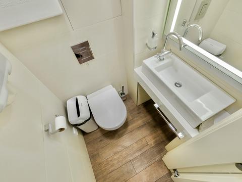 комерційна за адресою Євгена Чикаленка вул. (Пушкінська), 33