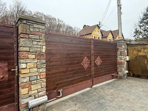 дом по адресу  ул.