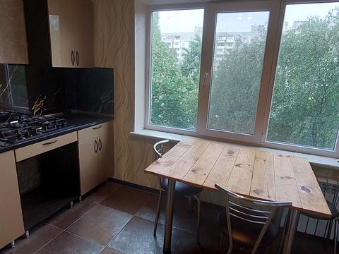 квартира за адресою Шкільна вул. (Героїв Сталінграда), 25