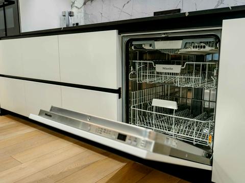 квартира по адресу Салютная ул., 2к8