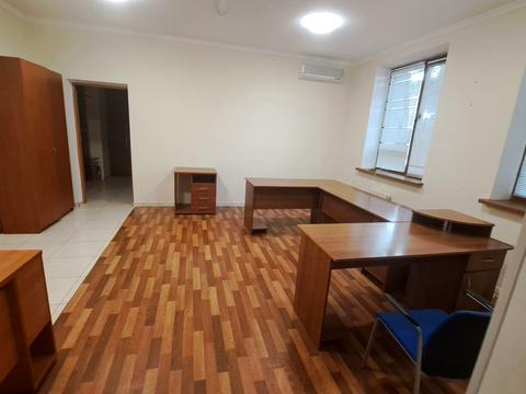 комерційна за адресою Незалежності вул., 18а