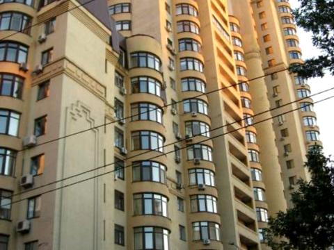 паркомісце за адресою Дмитрівська вул., 69