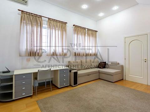 дом по адресу Столичне Шосе