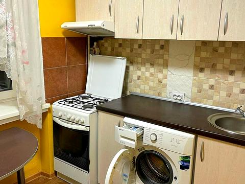 квартира за адресою Ореста Левицького вул. (Академіка Курчатова), 11