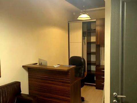 комерційна за адресою Саксаганського вул., 68/21