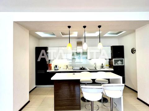 квартира за адресою Літературна вул., 1