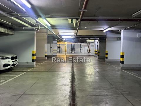 паркомісце за адресою Андрія Верхогляда вул. (Михайла Драгомирова), 16