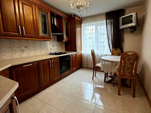 квартира за адресою Тополина вул., 14/1