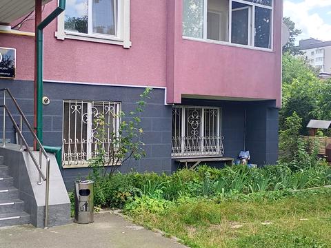 комерційна за адресою Павленка вул., 1В