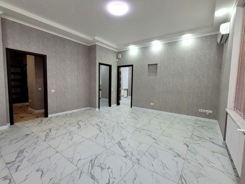 коммерческая по адресу Ивана Мазепы ул. (Январского Восстания), 3