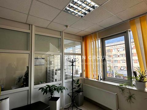 комерційна за адресою Зарічанська вул., 3/2