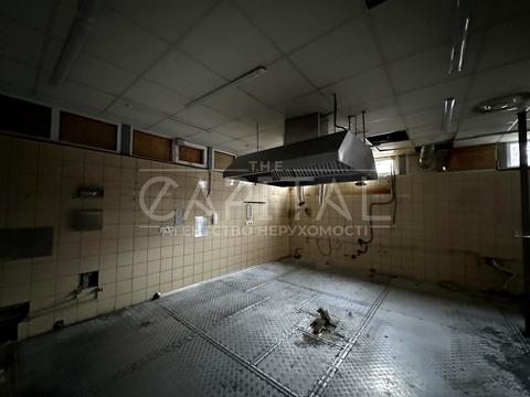 комерційна за адресою Вадима Гетьмана вул., 4