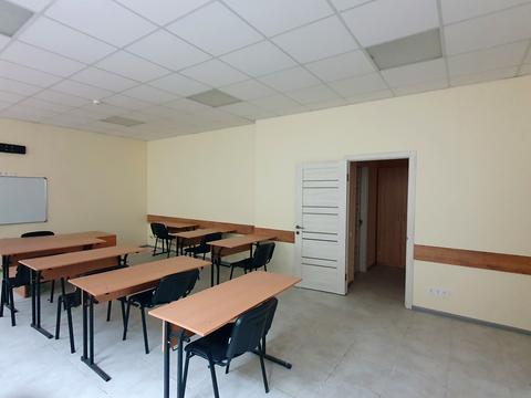 комерційна за адресою В'ячеслава Чорновола вул., 15