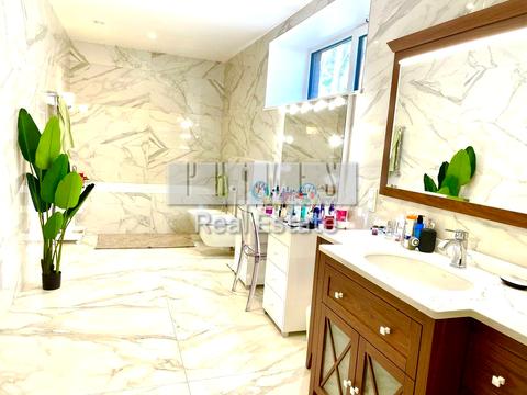 будинок за адресою Соборна вул. ()