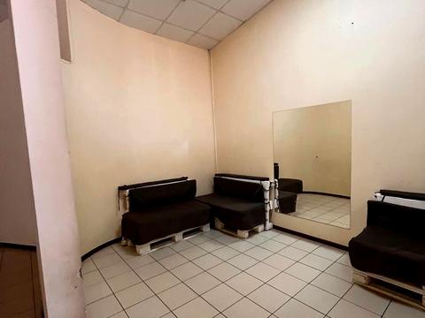 комерційна за адресою Тролейбусна вул., 13