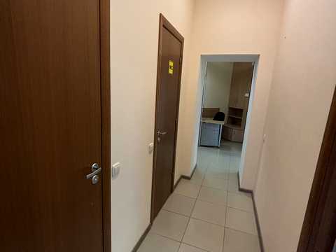 комерційна за адресою Кловський узвіз, 11а