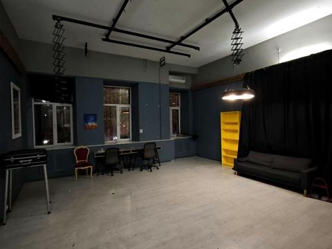 комерційна за адресою Велика Житомирська вул., 8-Б