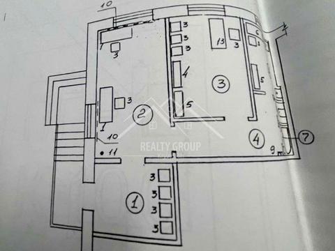 комерційна за адресою Українська вул., 5