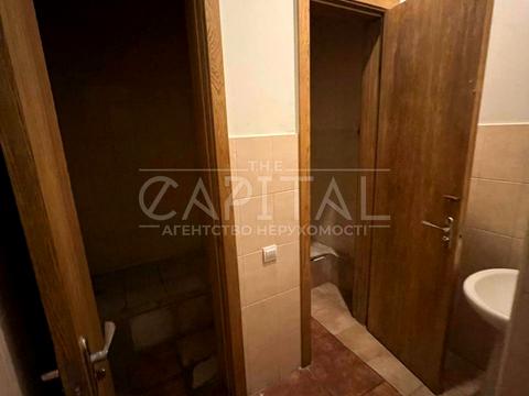 комерційна за адресою Федора Ернста вул., 4