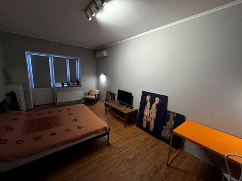 квартира за адресою В'ячеслава Чорновола вул., 25