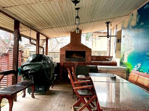 будинок за адресою Луговська вул., 238