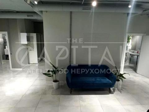 комерційна за адресою Жилянська вул., 118