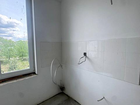 комерційна за адресою Столична вул., 1