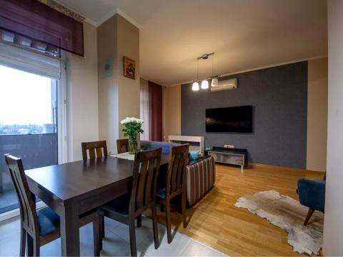 квартира за адресою Ромашкова вул., 10б