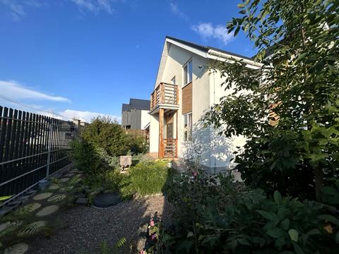 будинок за адресою Лугова