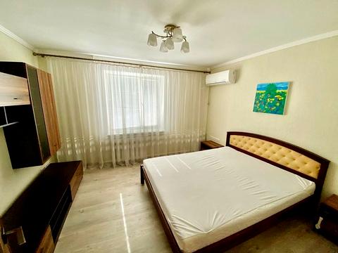 квартира за адресою Архітектора Старова вул., 10