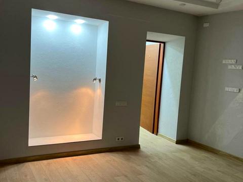 комерційна за адресою Потебні вул., 5
