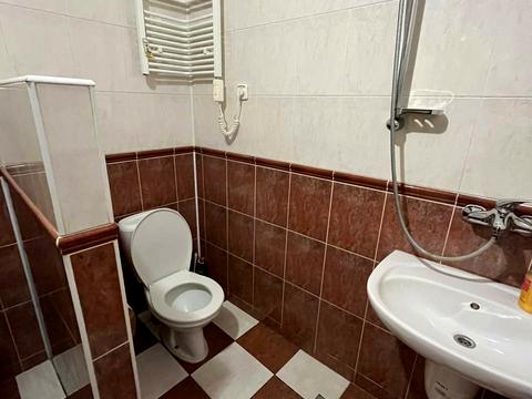комерційна за адресою Михайла Туган-Барановського вул., 30