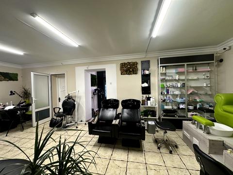 комерційна за адресою Канатна вул., 60