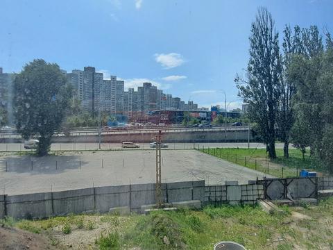 комерційна за адресою Академіка Заболотного вул., 1-Б