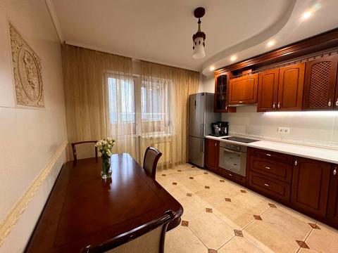 квартира по адресу Героев Днепра ул., 23
