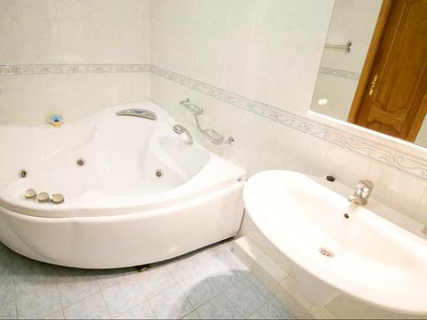 квартира за адресою Андрія Верхогляда вул. (Михайла Драгомирова), 4